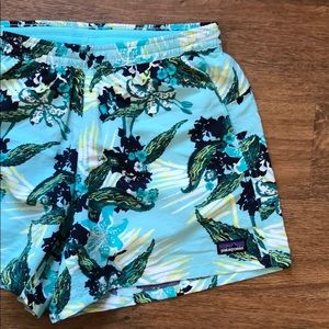 NWT Patagonia Baggies XS kelp garden 5”